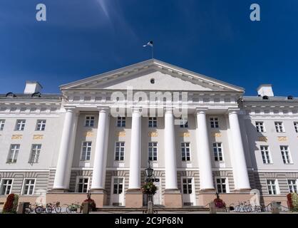 Edificio accademico principale dell'Università di Tartu, l'università più antica e rinomata dell'Estonia Foto Stock