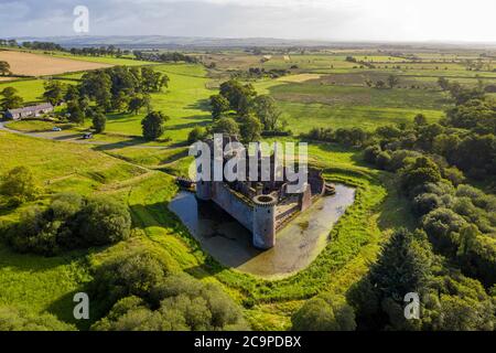 Veduta aerea del Castello di Caerlaverock, Dumfries & Galloway, Scozia. Foto Stock