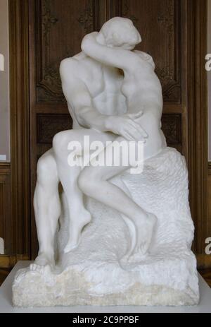 Auguste Rodin (1840-1917). Escultor francés. El Beso, 1888-1889. Mármol ejecutado por Jean Turcan. Museo Rodin. París. Francia. Foto Stock