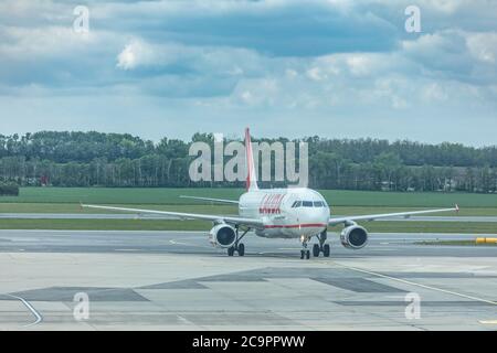 Vienna, Austria: 04 dicembre 2019: Lauda Air Luftfahrt GmbH, con il nome di Lauda Air, è stata una compagnia aerea austriaca con sede a Vienna International Air Foto Stock