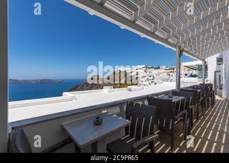 Incredibile paesaggio panoramico, vacanza di lusso sull'isola di Santorini. Foto Stock