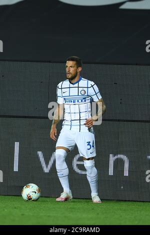 Cristiano Biraghi (Inter) durante la partita italiana 'sarie A' tra Atalanta 0-2 Inter allo stadio Gewiss il 01 agosto 2020 a Bergamo, Italia. Credit: Maurizio Borsari/AFLO/Alamy Live News Foto Stock