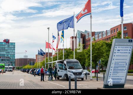 Kiel, 1. 2020 agosto - Heute wurden drei mobile Teststationen in Schleswig-Holstein für Reiserückkehrer aus Risikogebieten zur Abgabe einer Testung auf Foto Stock