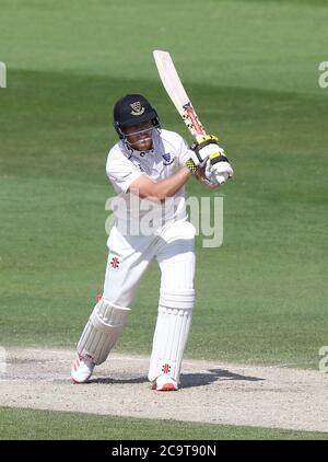 Hove, Regno Unito. 02 agosto 2020. Sussex's Phil Salt battendo durante il secondo giorno del Bob Willis Trophy tra Sussex e Hampshire al 1 ° terreno della contea centrale. Credit: James Boardman/Alamy Live News Foto Stock