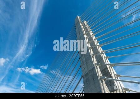 Montreal, CA - 31 luglio 2020: Dettagli dei veli del nuovo ponte Samuel de Champlain Foto Stock