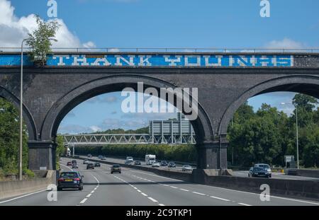 Traffico domenicale sulla M25 London Orbital Motorway, 2.8.20 Foto Stock