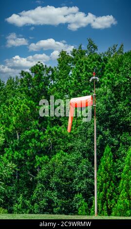 Un Windsock con vento chiaro Foto Stock