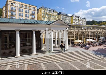 Pavilon Křížového pramene, Marianske lazne, Ceska republika / Croce Primavera Padiglione, (Classicismo-Impero, 1818, arco. Thurner), Marianske lazne spa Foto Stock