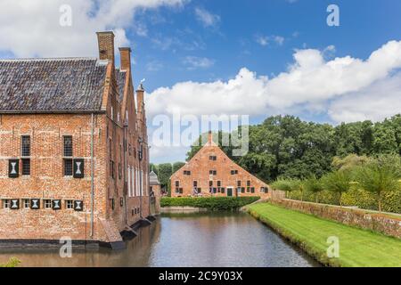 Castello e ristorante al Menkemaborg a Uithuizen, Paesi Bassi Foto Stock