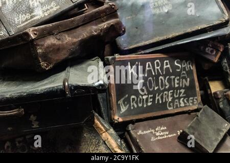 casi abbandonati di prigionieri ebrei nel campo di concentramento di auschwitz birkenau Foto Stock