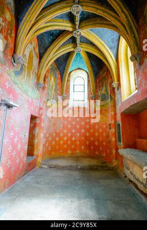 Grandi in numero affreschi del 11 ° e 12 ° secolo decorano le pareti del nartece nella chiesa abbaziale di Notre-Dame a Payerne, cantone di Vaud, Foto Stock