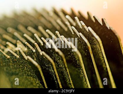 Macrofotografia di denti seghettati di un taglio a foro attrezzo Foto Stock