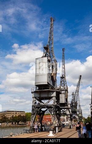 Vecchia gru elettrica su Princes Wharf Bristol Docks, Bristol, Inghilterra. Foto Stock