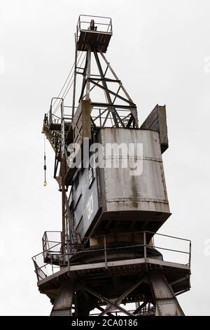 Vecchia gru elettrica n. 30 su Princes Wharf Bristol Docks, Bristol, Inghilterra. Foto Stock