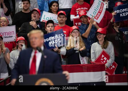 I giovani sostenitori del presidente Trump mostrano la diversità al raduno Il Colosseo del Bojangle Foto Stock