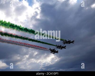 Genova, Italia. 3 agosto 2020. Genova. Giorno dell'inaugurazione del nuovo ponte di San Giorgio (ex Morandi), passaggio delle frecce tricolore (Riccardo Arata/Fotogramma, Genova - 2020-08-03) p.s. la foto e' utilizzabile nel messaggio del contenuto in cui e' stata attaccata, e senza intenzione di diffondere del decoro delle perspresentate Credit: One Agenzia fotografica indipendente/Alamy Live News Foto Stock