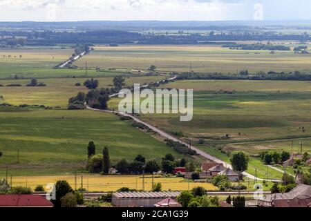 Vista del villaggio Tarcal dalla statua di Cristo Benedizione in Ungheria. Foto Stock