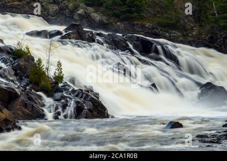 High Falls sul fiume Onaping, Onaping, Greater Sudbury, Ontario, Canada Foto Stock