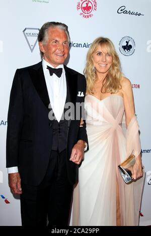 LOS ANGELES - OTT 6: George Hamilton, Alana Stewart al Carousel of Hope Ball del 2018 all'hotel Beverly Hilton il 6 ottobre 2018 a Beverly Hills, California Foto Stock