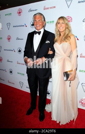 LOS ANGELES - OTT 6: George Hamilton, Alana Stewart al Carousel of Hope Ball del 2018 all'hotel Beverly Hilton il 6 ottobre 2018 a Beverly Hills, California Foto Stock