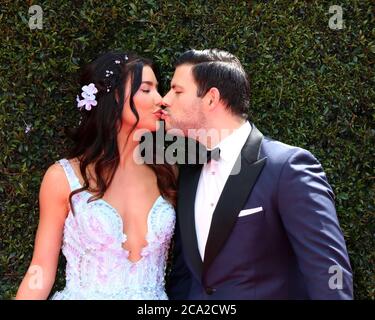 LOS ANGELES - Apr 29: Jacqueline MacInnes Wood, Elan Ruspoli al 45° Daytime Emmy Awards presso il Pasadena Civic Auditorium il 29 aprile 2018 a Pasadena, California Foto Stock