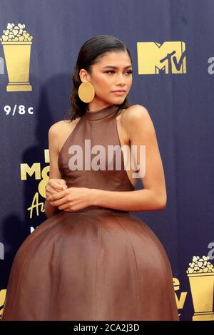 LOS ANGELES - GIU 16: Zendaya al MTV Movie and TV Awards 2018 al Barker Hanger il 16 giugno 2018 a Santa Monica, CA Foto Stock