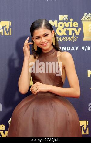 LOS ANGELES - GIU 16: Zendaya al MTV Movie and TV Awards 2018 al Barker Hanger il 16 giugno 2018 a Santa Monica, CA Foto Stock