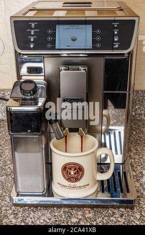 Macchina per caffè da casa DeLonghi prima Donna Elite Foto Stock