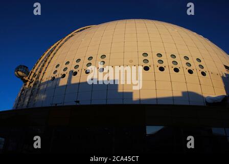 Ericsson Globe. Stadio coperto costruito tra il 1986 e il 1989 da Svante Berg e Lars Vretblad. Funicolare. Svezia, Stoccolma. Foto Stock