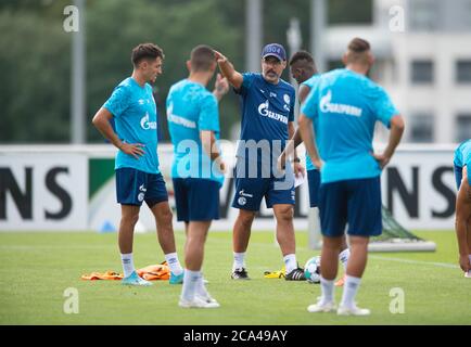 Gelsenkirchen, Germania. 3 agosto 2020. L'allenatore David WAGNER (GE) dà istruzioni ai suoi giocatori, Calcio 1. Bundesliga, inizio formazione FC Schalke 04 (GE), il 03.08.2020 nel Park Stadium di Gelsenkirchen/Germania. | utilizzo in tutto il mondo credito: dpa/Alamy Live News Foto Stock