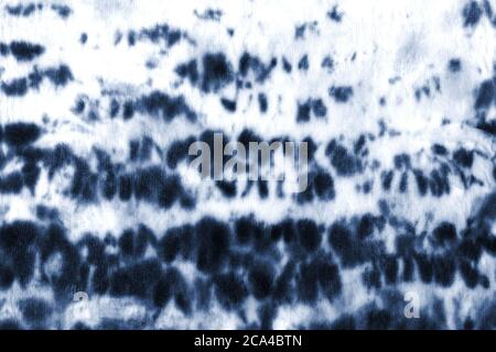 Tie dye shibori pattern. Acquerello dipinto a mano ornamentale indaco blu elementi colorati blu marino su sfondo bianco. Trama astratta acquerello. Stampa Foto Stock