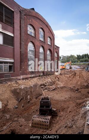 Edifici storici del gas ex fabbrica del motore Deutz della Kloeckner Humboldt Deutz AG su Deutz-Muelheimer Street nel quartiere Muelheim, Colo Foto Stock