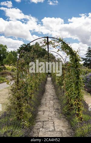 La fattoria e i giardini della tenuta di Leckford di proprietà di Waitrose Foto Stock