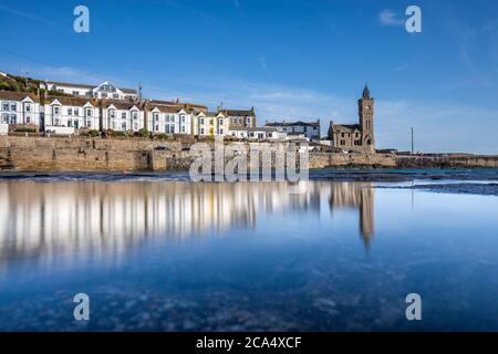 Porthleven; porto; Cornovaglia; Regno Unito Foto Stock