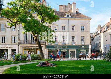 Francia, Cote d'Or, Digione, zona dichiarata Patrimonio dell'Umanità dall'UNESCO, palazzo dei duchi di Borgogna, piazza dei Ducs Foto Stock