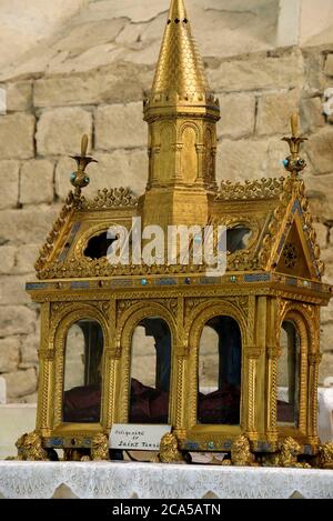 Francia, Giura, Gigny, abbazia fondata nel 891, chiesa abbaziale, coro, reliquiario di Saint Taurin Foto Stock