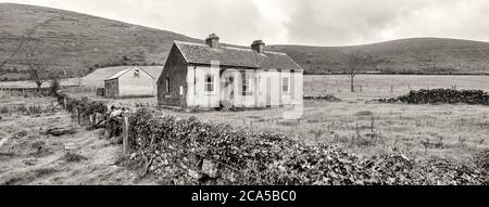 Abandoned Home, Burren, County Clare, Irlanda Foto Stock