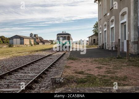 Francia, Loir et Cher, Valle della Loira Patrimonio Mondiale dell'UNESCO, Montoire-sur-le-Loir, la stazione storica che è entrato nella storia per essere stato Foto Stock