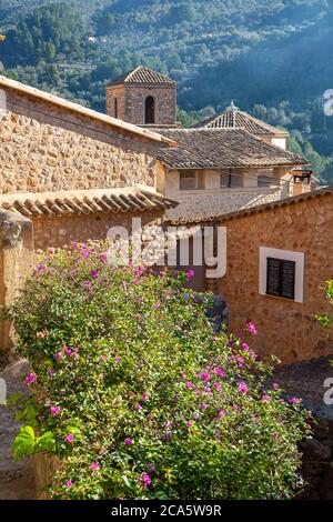 Spagna, Isole Baleari, Maiorca, Serra de Tramuntana, frazione di Fornalutx Foto Stock