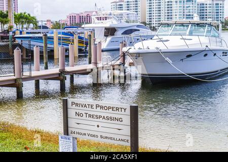 Boca Raton Florida, Palm Beach County, A1A, Ocean Water Boulevard, Lake Boca Raton, banchine private, lungomare, yacht, barche, cartello, logo, proprietà privata, no tre Foto Stock