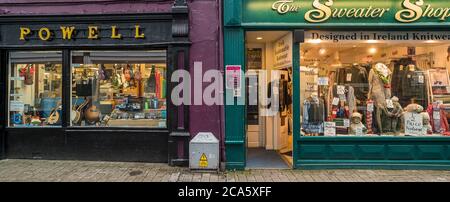 Vista dei negozi, Galway City, County Galway, Irlanda Foto Stock