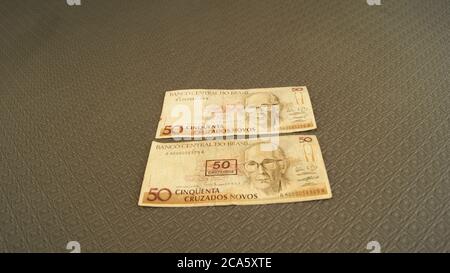 Carta moneta e monete da banche brasiliane, contanti fuori circolazione, Brasile, Sud America Foto Stock