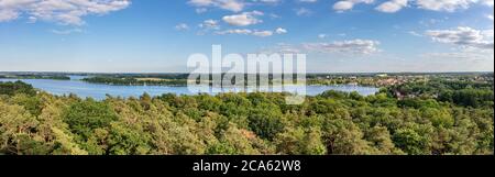 Panorama del Lago di Cracovia nel Distretto dei Laghi di Mecklenburg, Germania Foto Stock