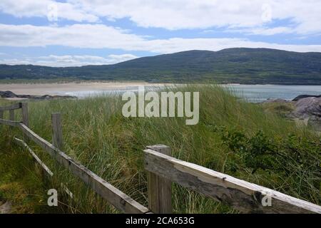 Camminando lungo la Via Kerry nel 2019 nel conte Kerry nel sud dell'Irlanda, girando intorno alla sezione della Penisola di Iveragh Caherdaniel a Waterville Foto Stock