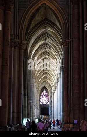 Reims, Francia. 12 luglio 2020. La Cattedrale di Notre-Dame de Reims è una cattedrale cattolica romana situata a Reims, in Francia. Foto Stock