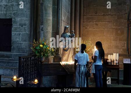 Reims, Francia. 12 luglio 2020. La Cattedrale di Notre-Dame de Reims è una cattedrale cattolica romana situata a Reims, in Francia. Foto Stock