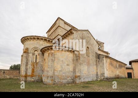 Abside della chiesa romanica di Santa Eufemia de Cozuelos antica m Foto Stock