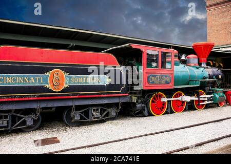 Locomotiva a vapore Chattanooga Choo Choo resa famosa dalla canzone registrata da Glenn Miller presso la vecchia stazione ferroviaria di Chattanooga Tennessee USA Foto Stock