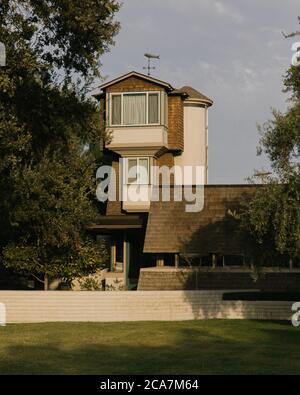 una casa colonica di metà secolo nel centro della california Foto Stock