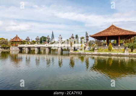 Old raja's Palace Taman Ujung Sukasada (Taman Ujung Water Palace), Karangasem, Bali Island, Indonesia Foto Stock